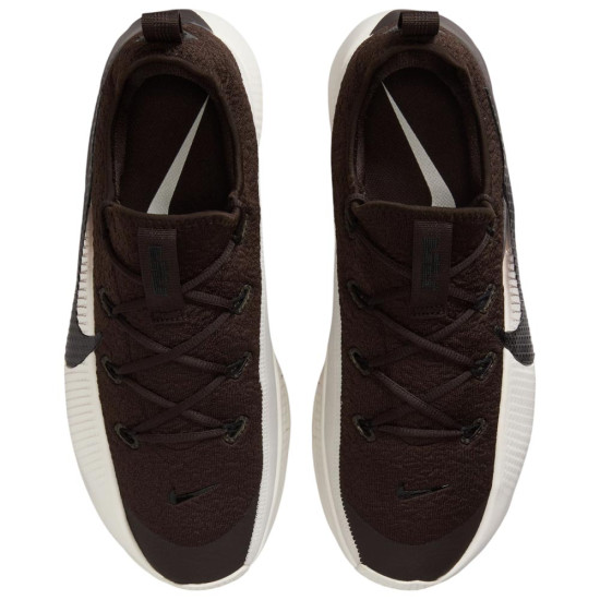 Nike LeBron Tr 1